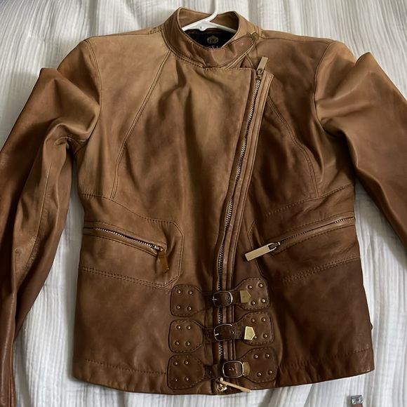 VINTAGE LEATHER FITTED VERSACE JACKET - Picture 15 of 16